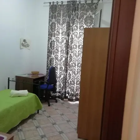 Casa Claudia Pensión *