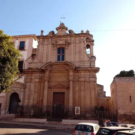 Casa Claudia Pensión *