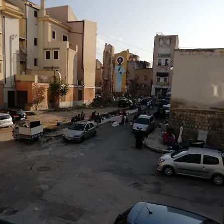 Casa Claudia Pensión *